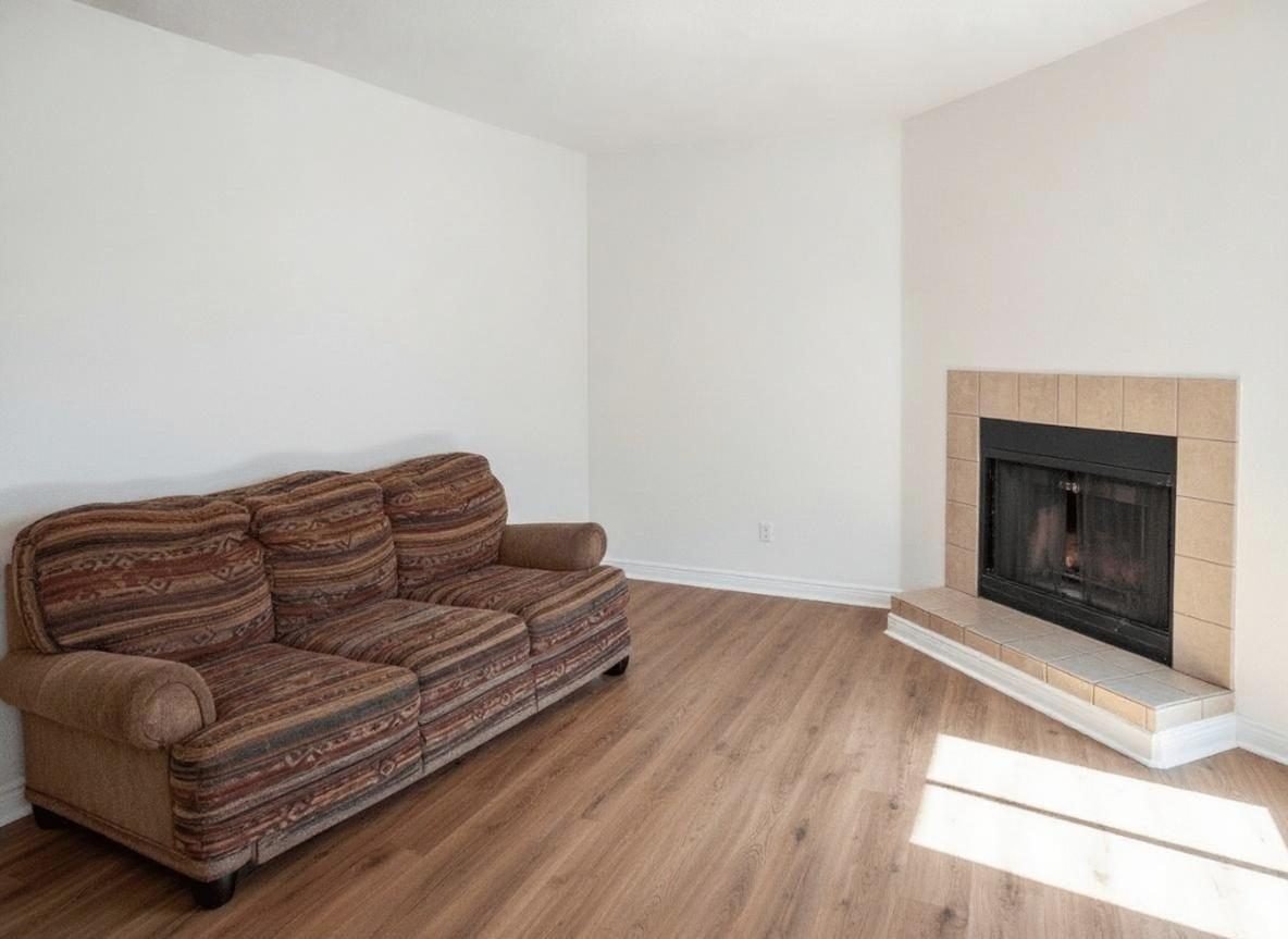 Clean restored El Cajon living room after mold remediation and water damage repair